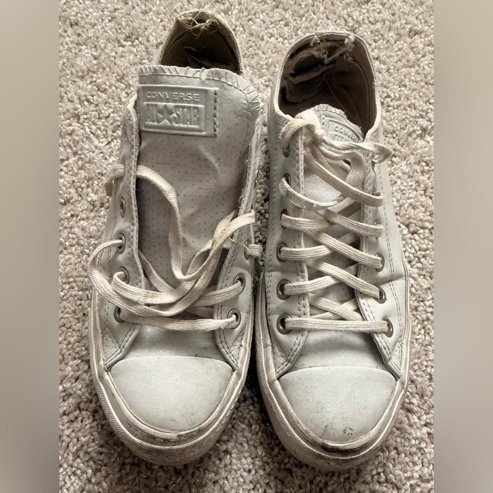Converse Chuck Taylor All Star White Leather Low Top Sneakers sz Women’s 8
